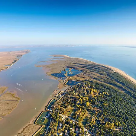 Stunning In ラ・フォット・シュル・メール