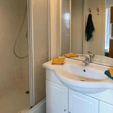 Stunning In ラ・フォット・シュル・メール