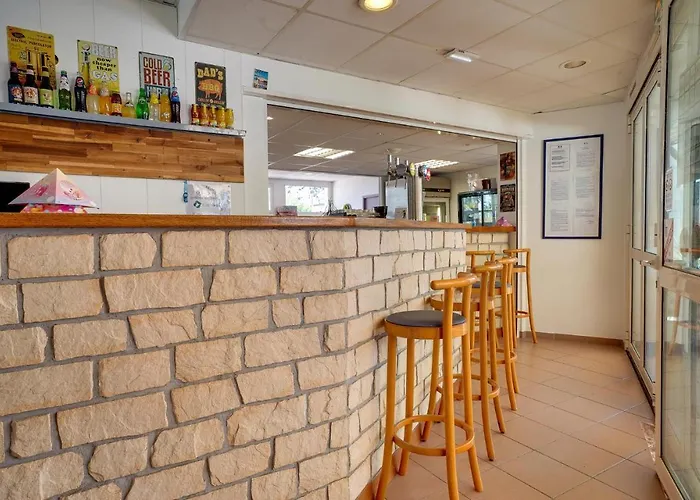 Stunning In Vakantiehuis La Faute-sur-Mer